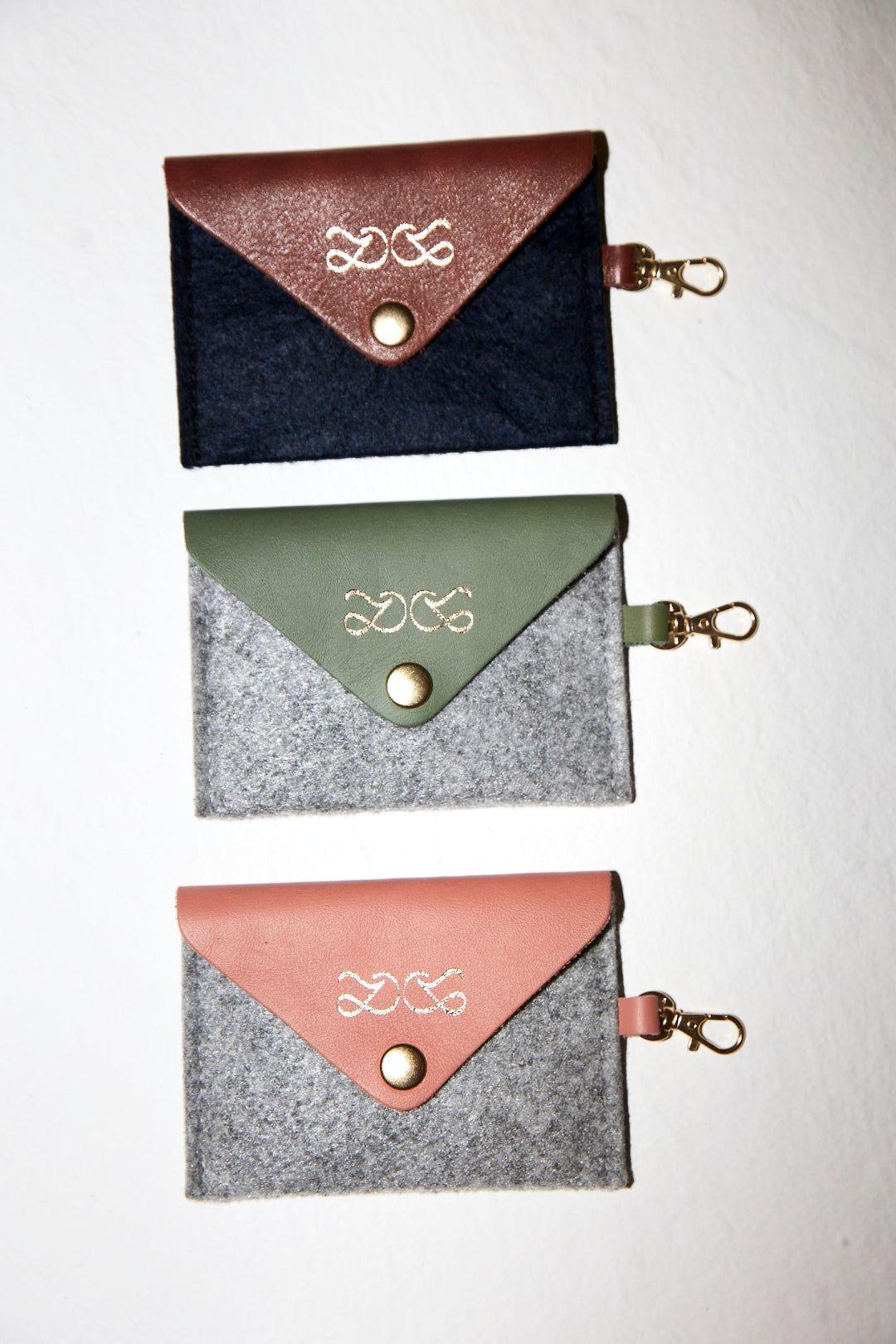 CARD HOLDER