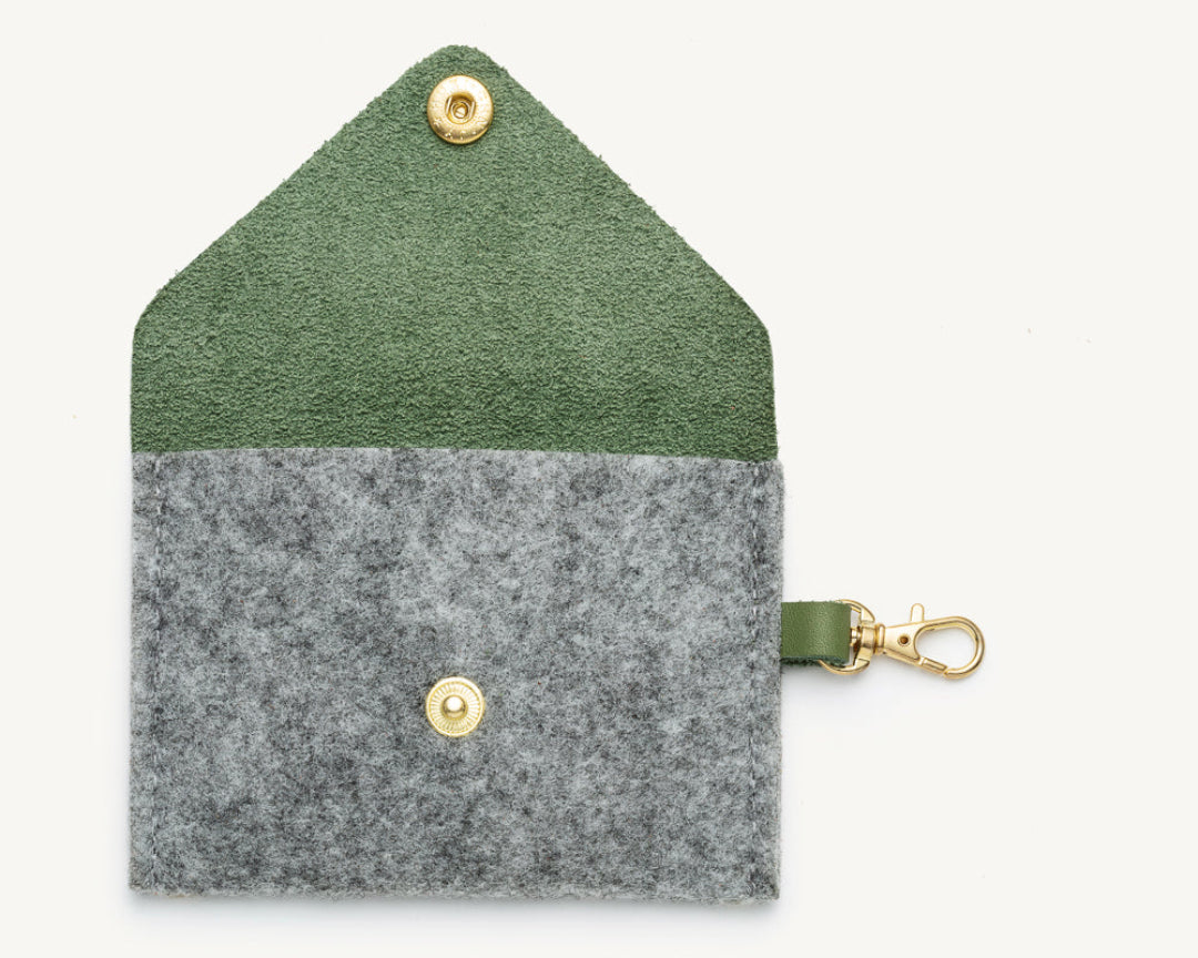 CARD HOLDER