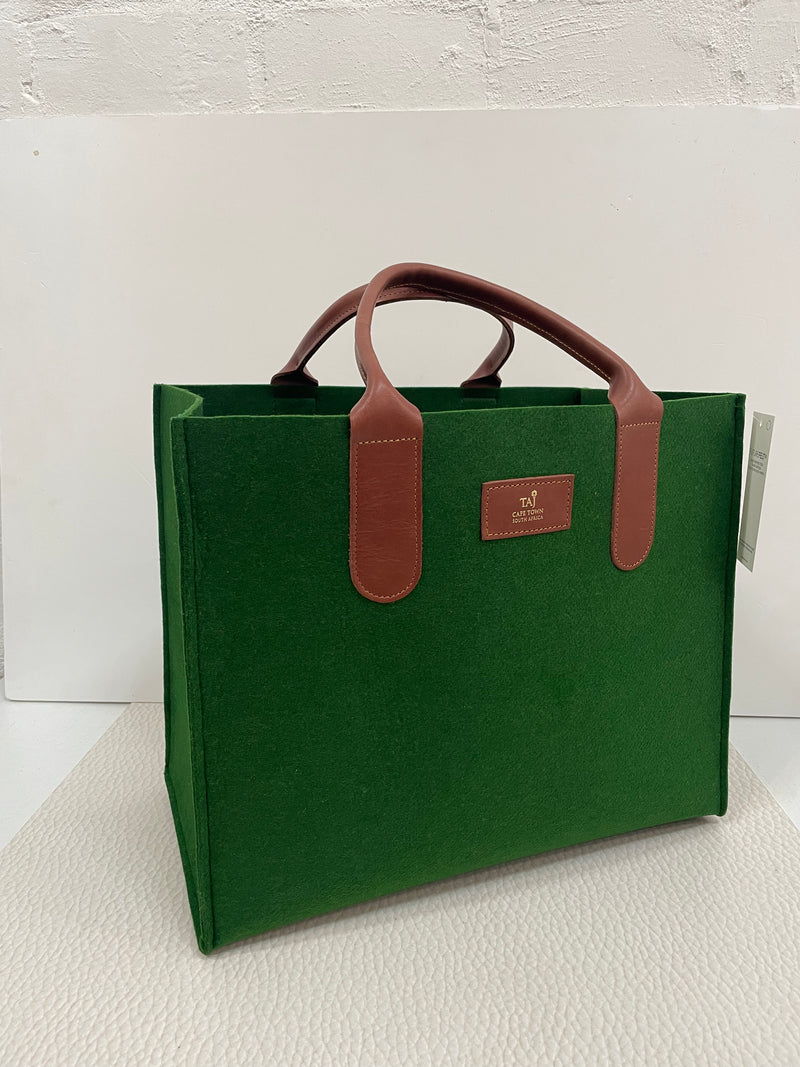 Hotel amenity tote
